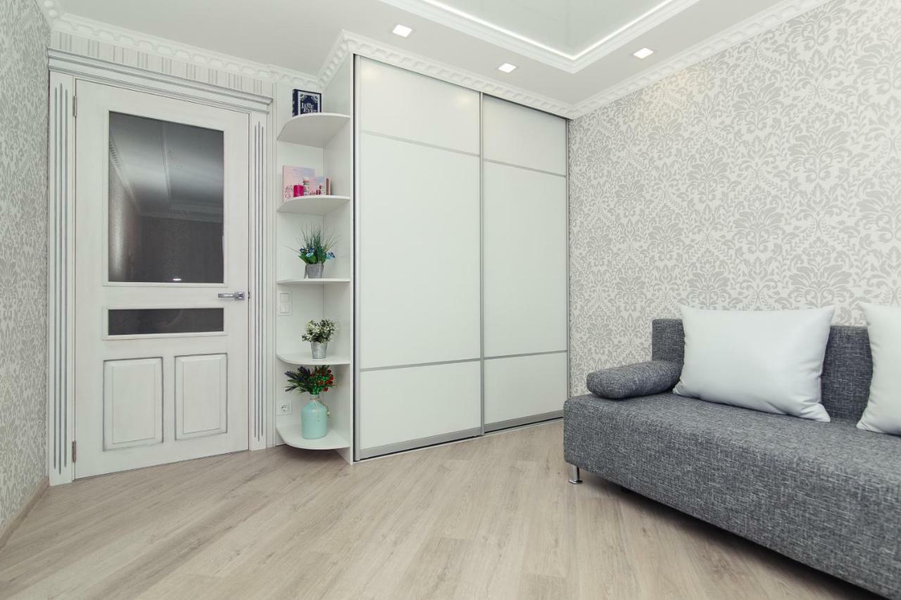 Luxury Apart-Hotel On Kondrateva Street Sumy Luaran gambar